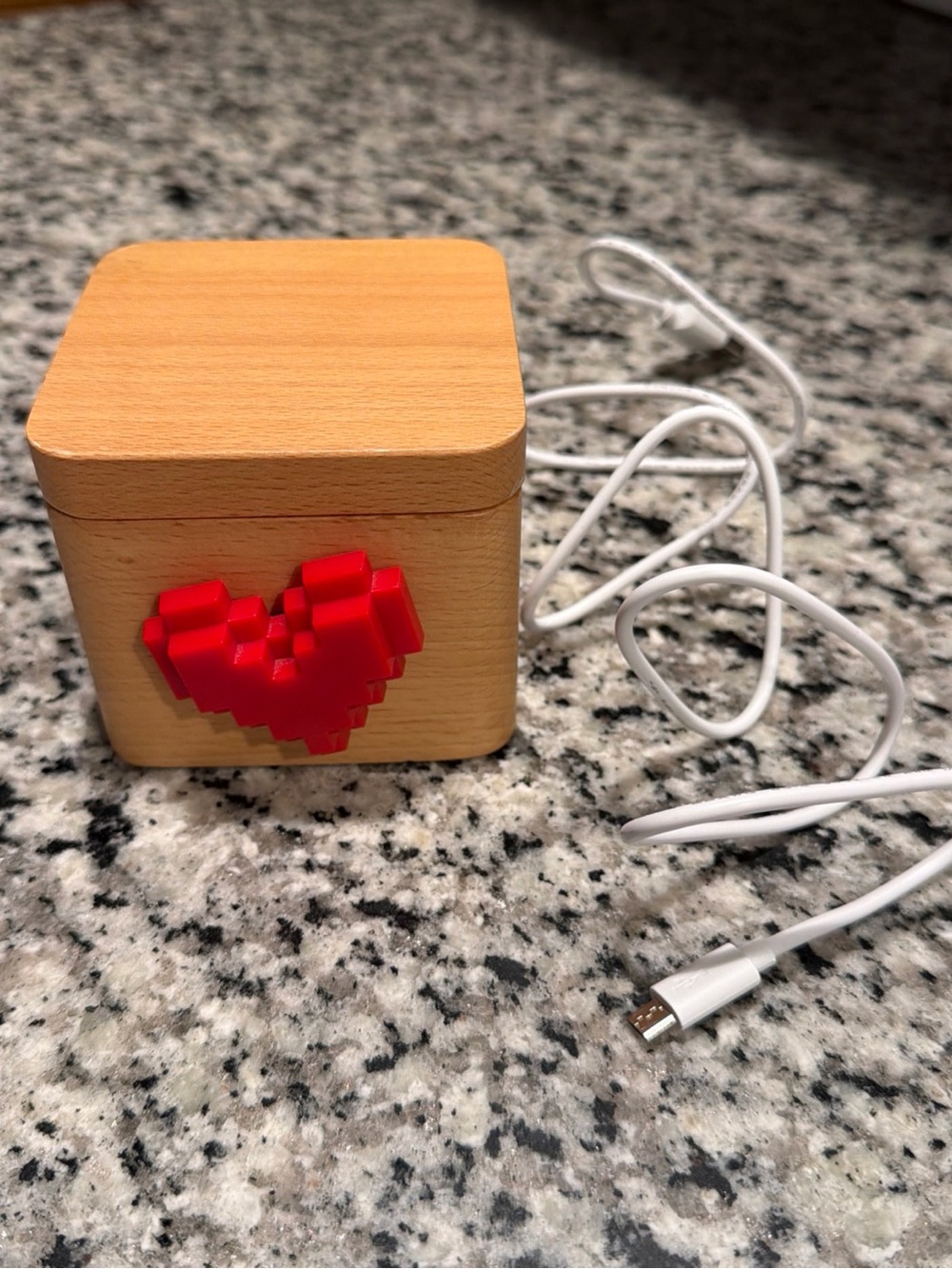 LOVEBOX Spinning Red Heart Messenger Color/Photo/Text/Animations to Loved Ones
